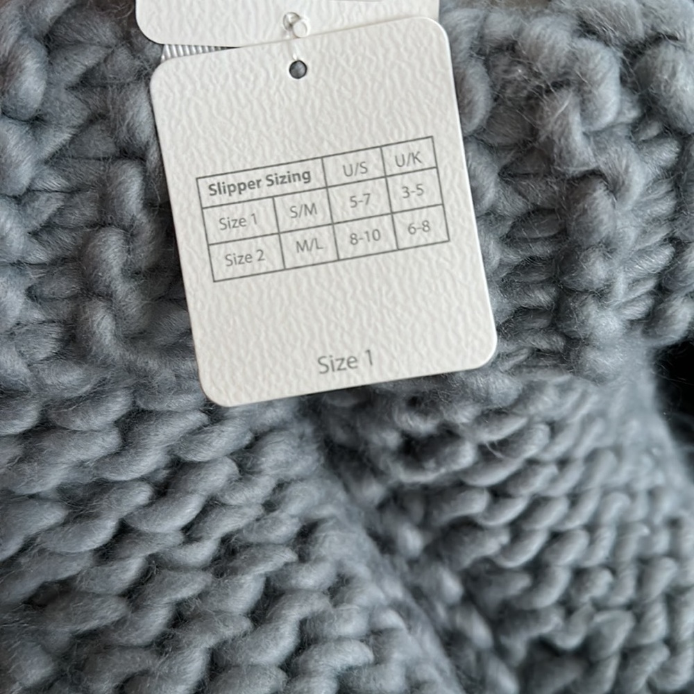 NEW Simons Slippers - Picture 5 of 5